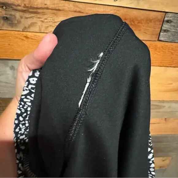 Lou & Grey Cheetah Print Wanderweave Zip Pocket Skort Skirt Black/White Size L - Picture 12 of 12